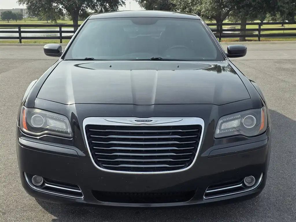 2013 Chrysler 300 S V6's photo