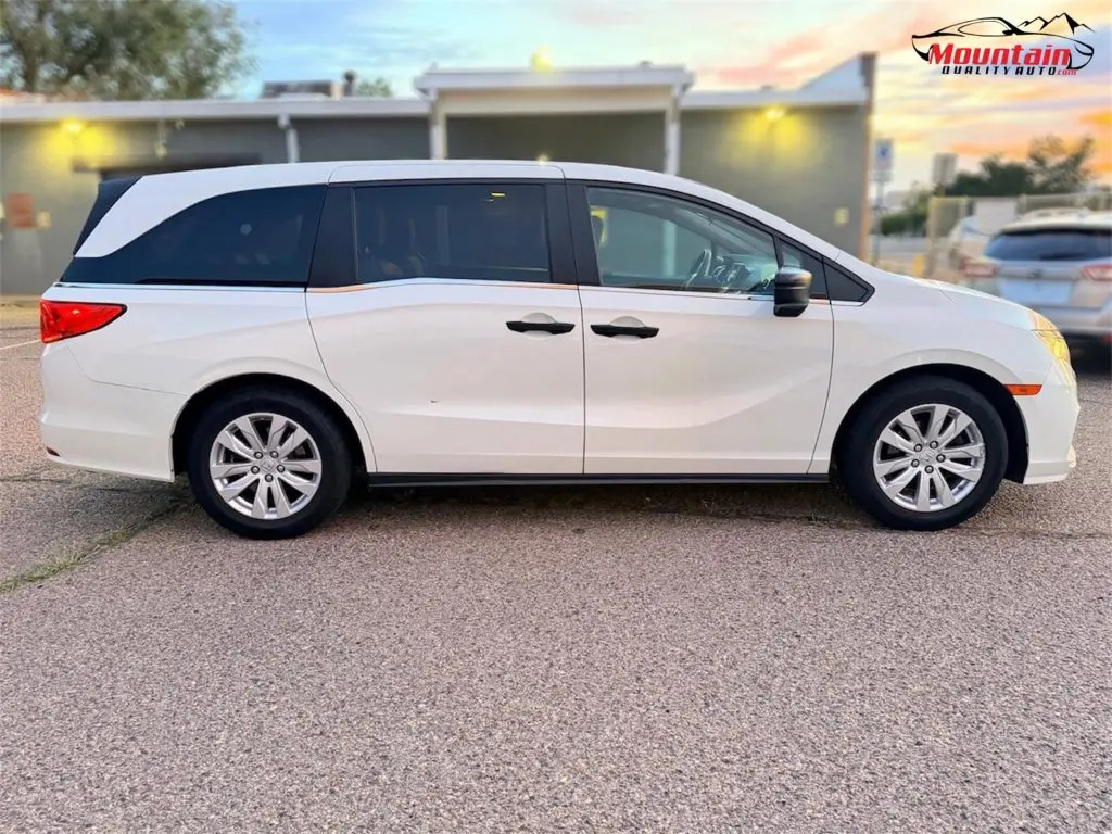 2019 Honda Odyssey LX photo 4