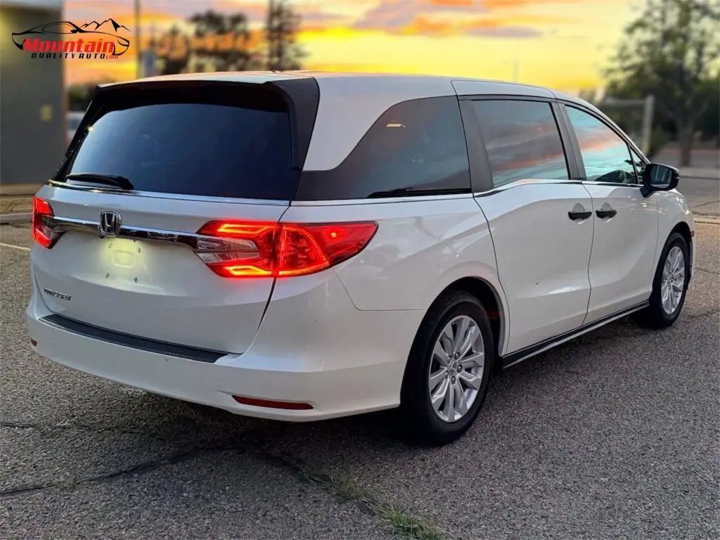 2019 Honda Odyssey LX photo 5