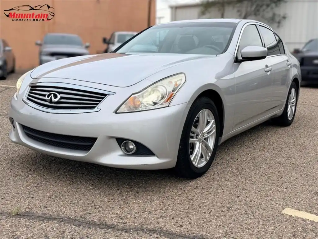 2011 INFINITI G Journey 25's photo