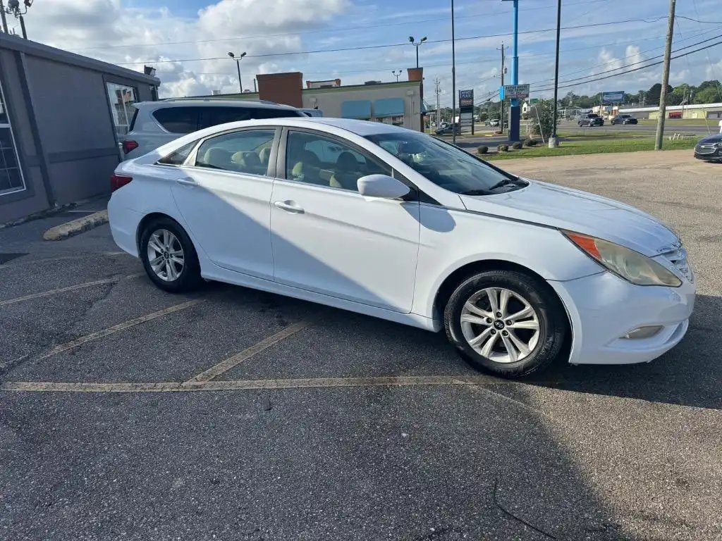 2013 Hyundai Sonata I4 GLS PZEV A T's photo