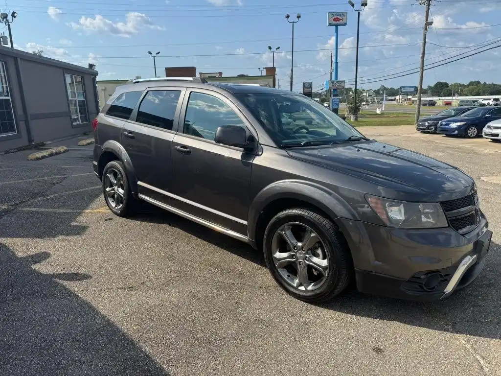 2017 Dodge Journey Crossroad FWD Plus's photo
