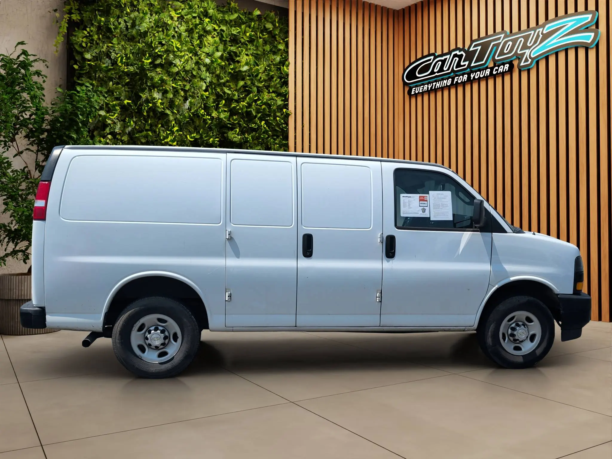 2021 Chevrolet Express 2500 Work Van HD photo 4