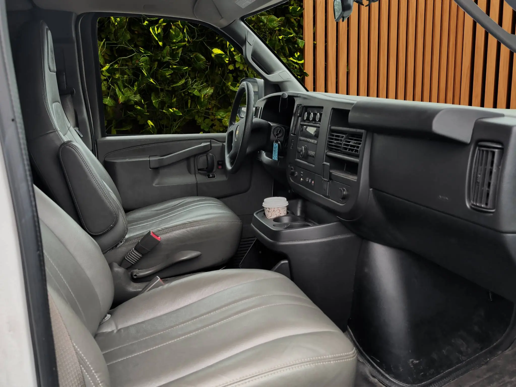 2020 Chevrolet Express 2500 Work Van HD photo 5