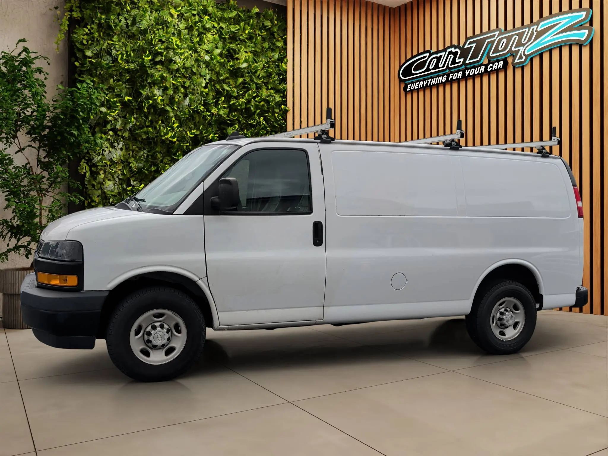 2020 Chevrolet Express 2500 Work Van HD photo 4