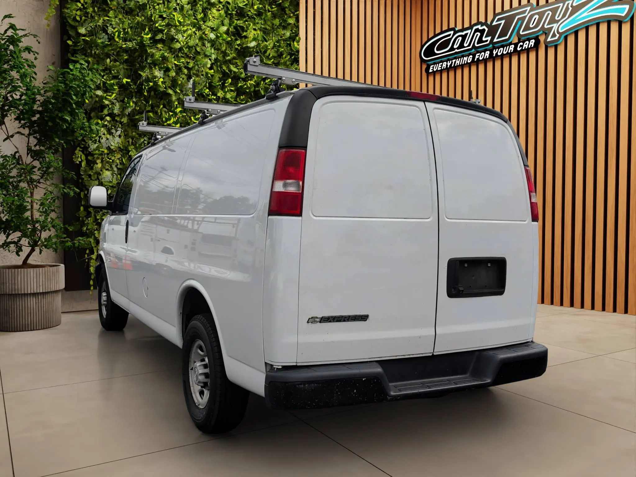2020 Chevrolet Express 2500 Work Van HD photo 3