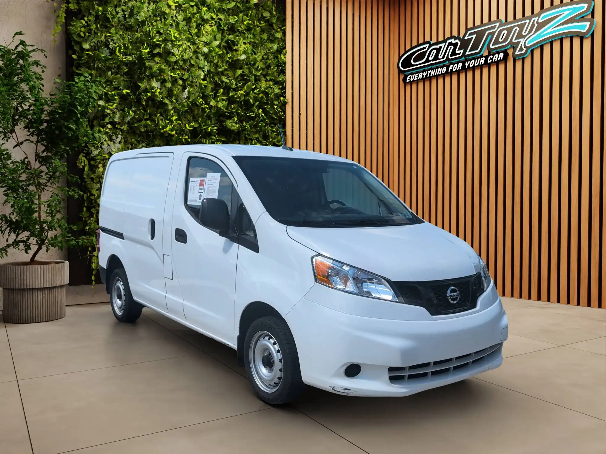 2021 Nissan NV200 S's photo