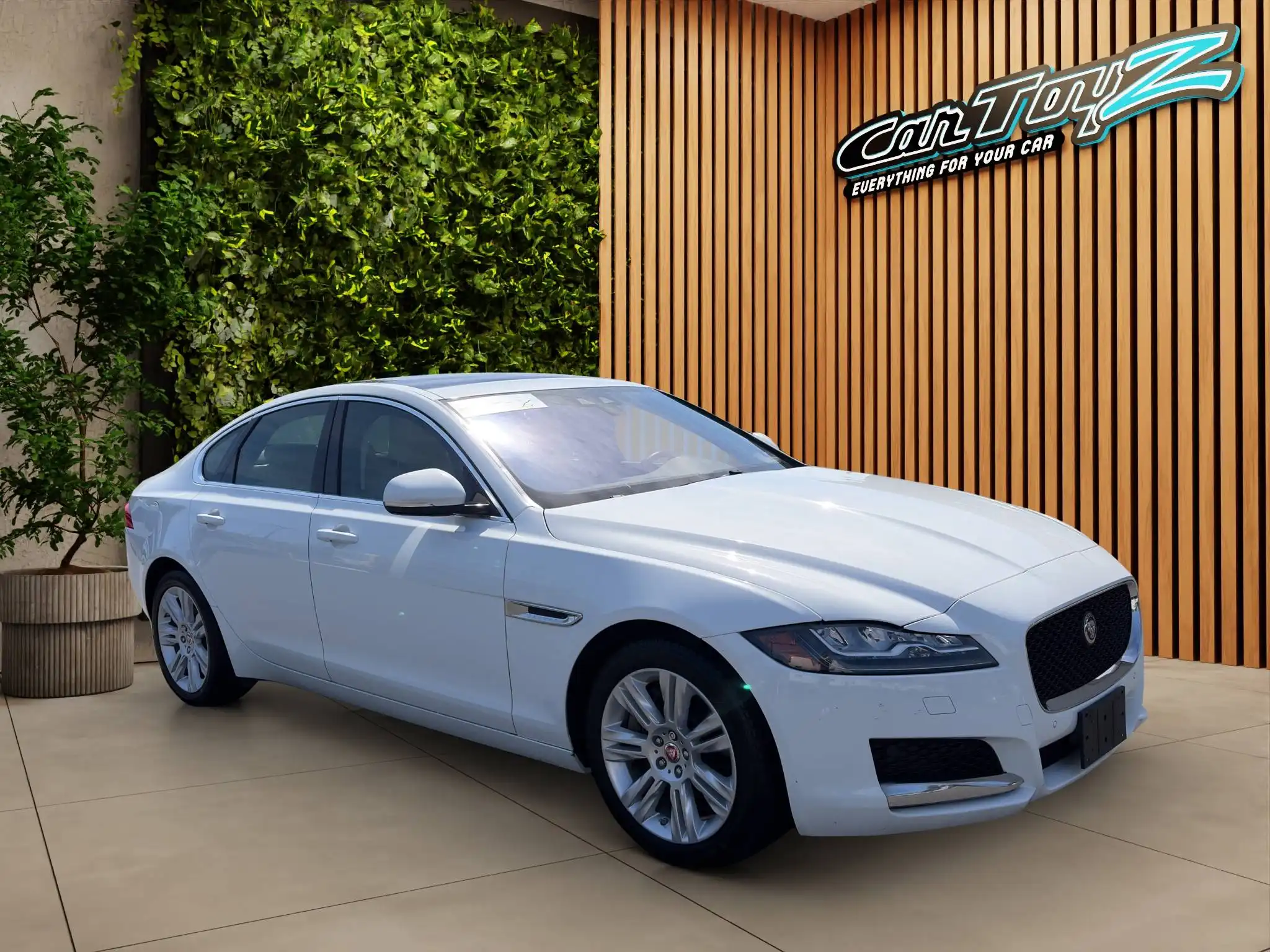2017 Jaguar XF 35t Premium AWD's photo