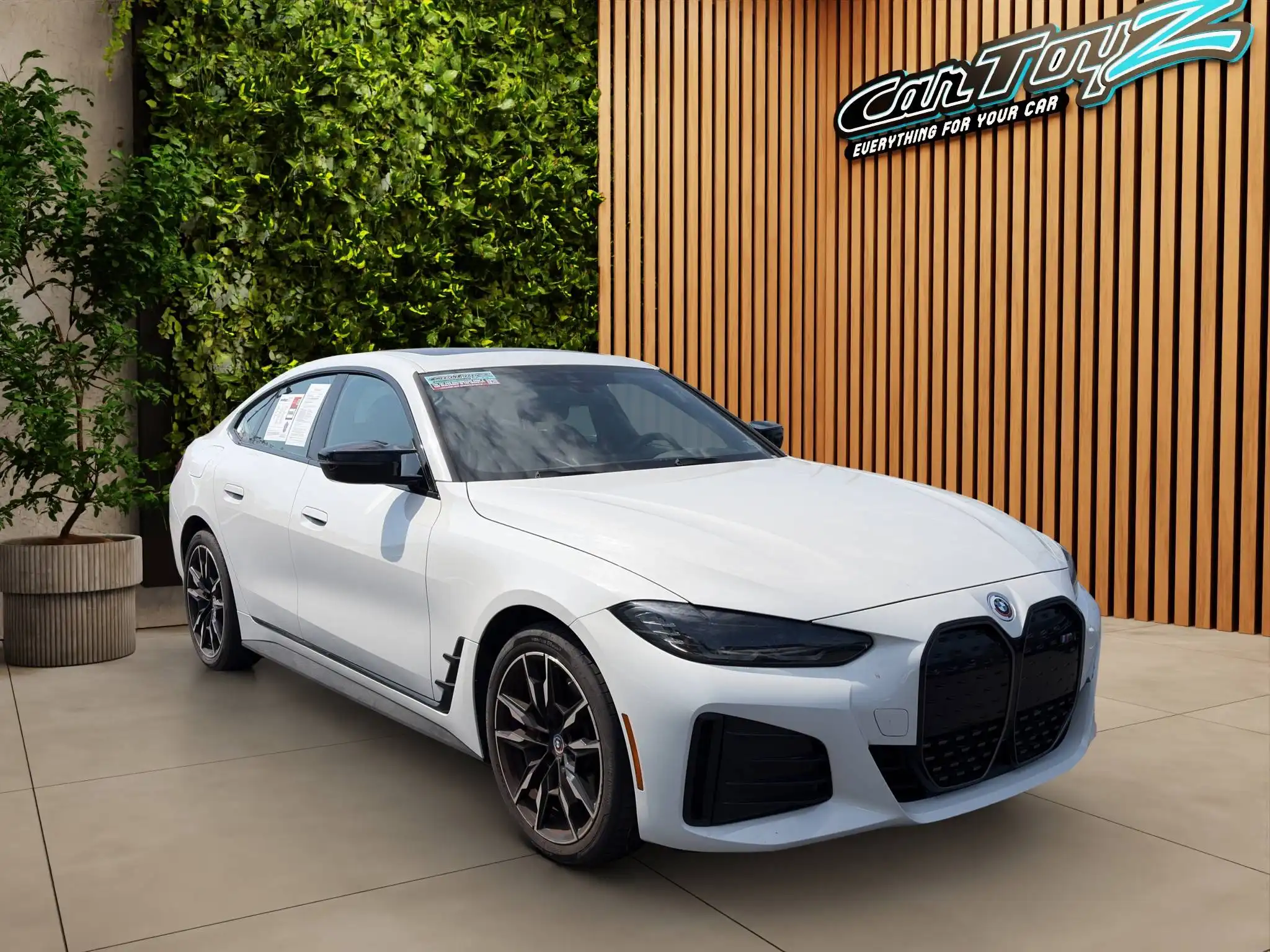 2023 BMW i4 M50's photo