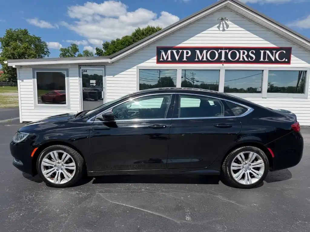 2015 Chrysler 200 Limited's photo
