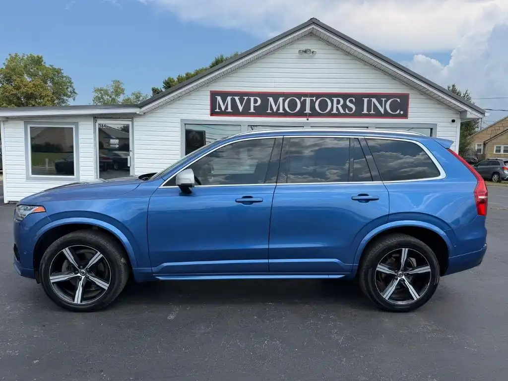 2016 Volvo XC90 T6 AWD R-Design's photo