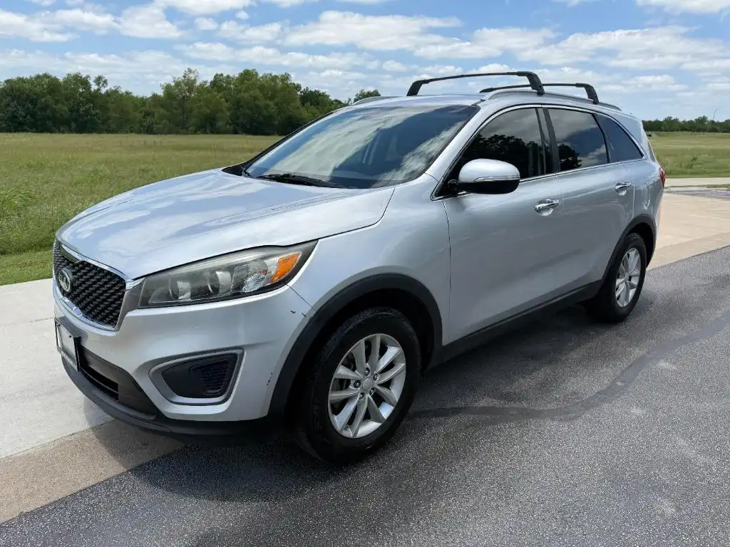 2016 Kia Sorento LX AT's photo