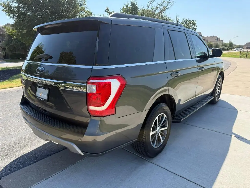 2020 Ford Expedition XLT photo 5
