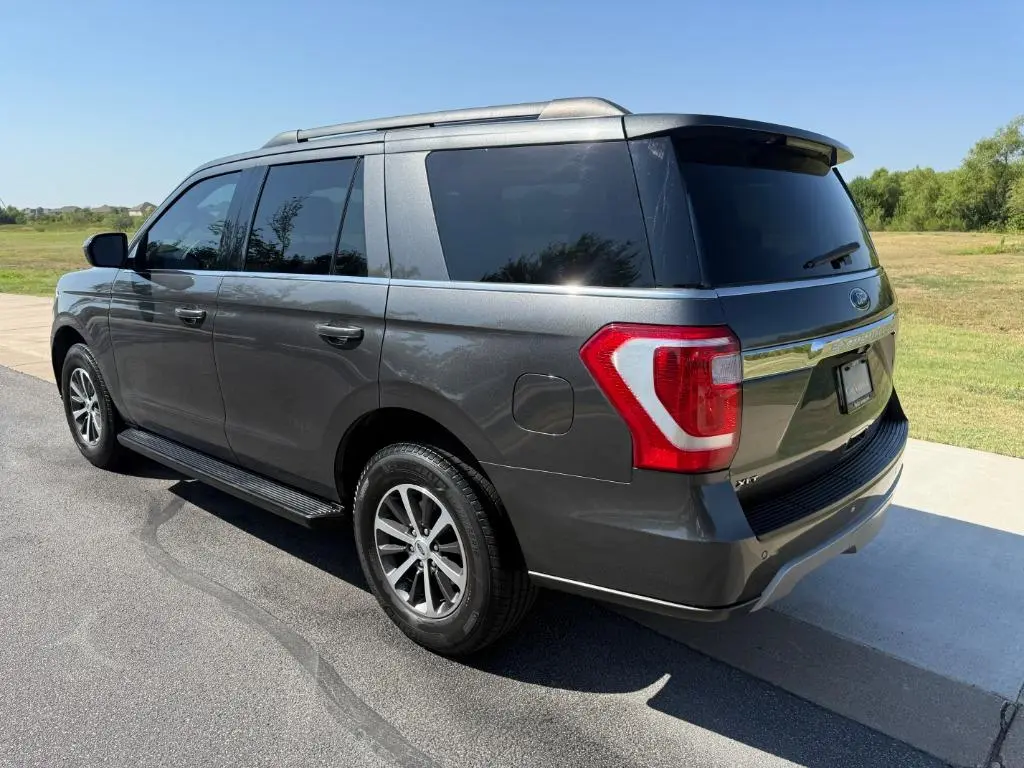 2020 Ford Expedition XLT photo 3