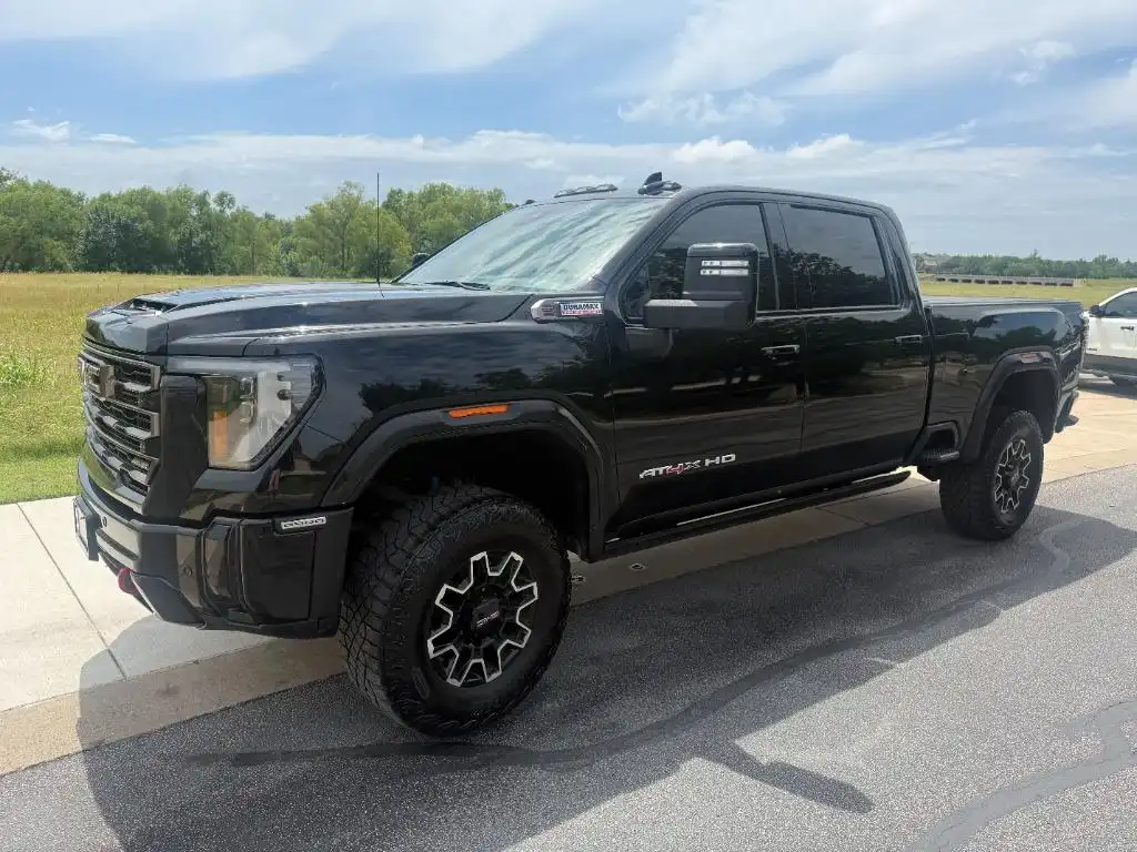 2025 GMC Sierra 4WD Crew Cab Standard Box AT4X's photo
