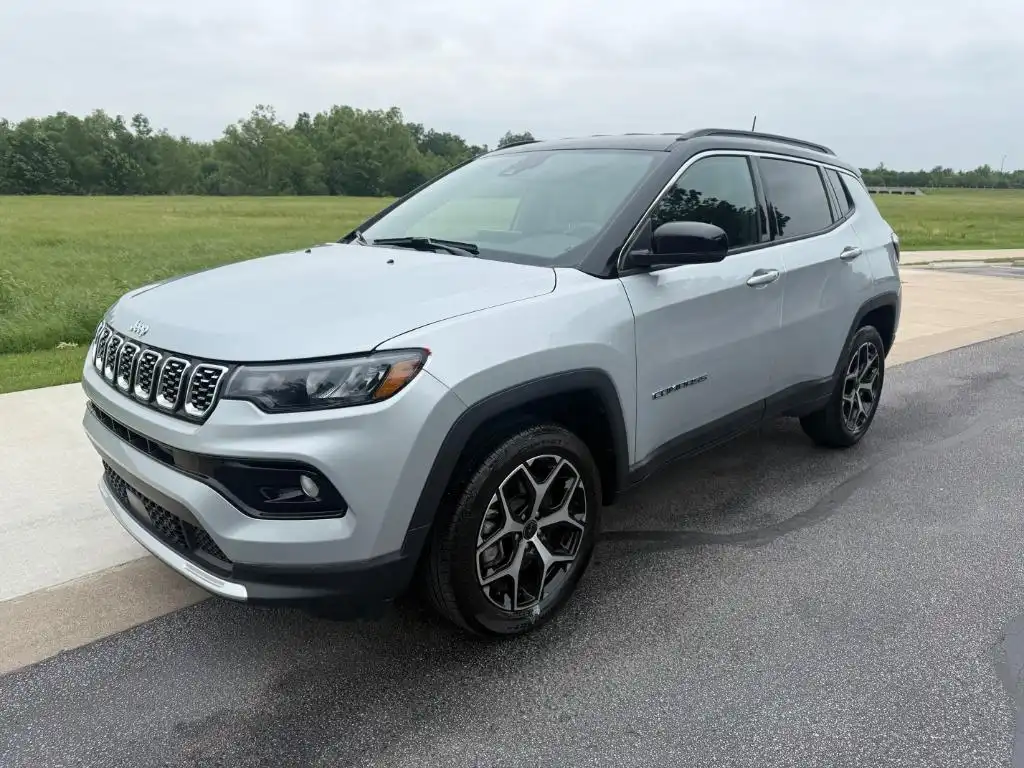 2025 Jeep Compass Limited 4X4's photo