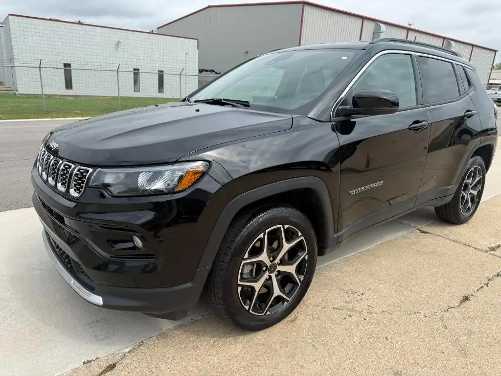 2025 Jeep Compass Limited 4X4's photo
