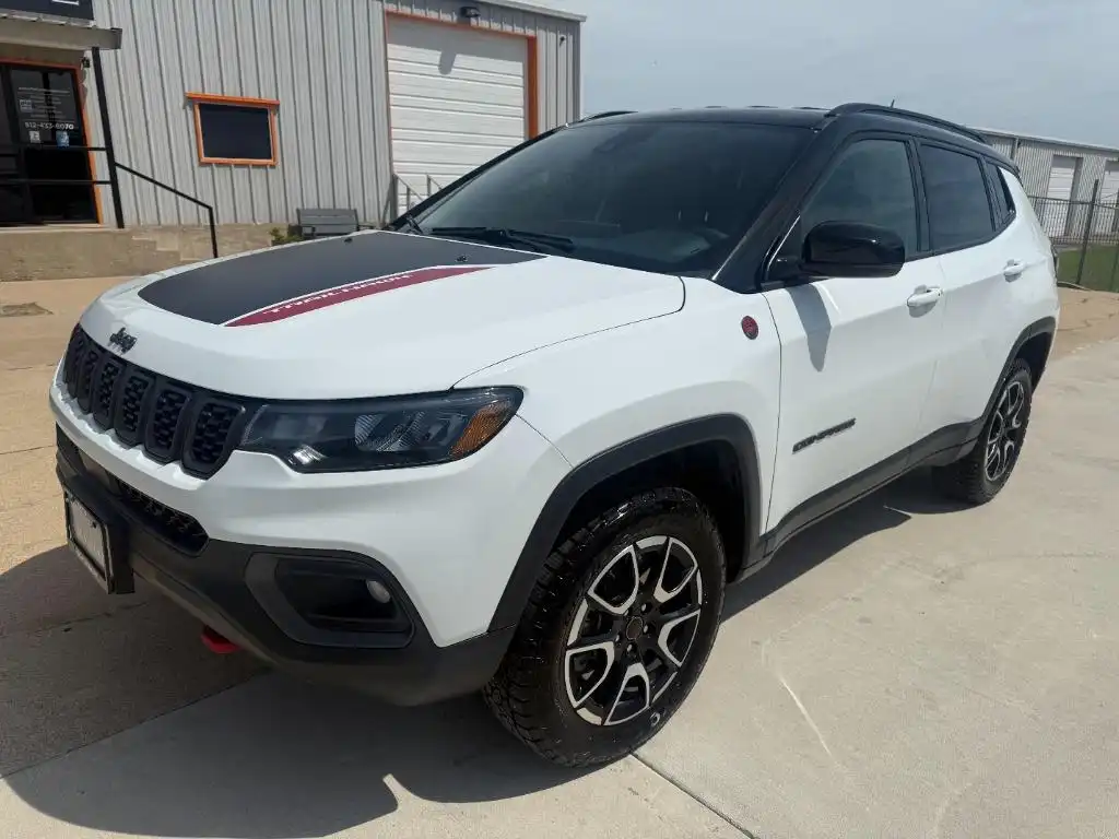 2025 Jeep Compass Trailhawk 4X4's photo