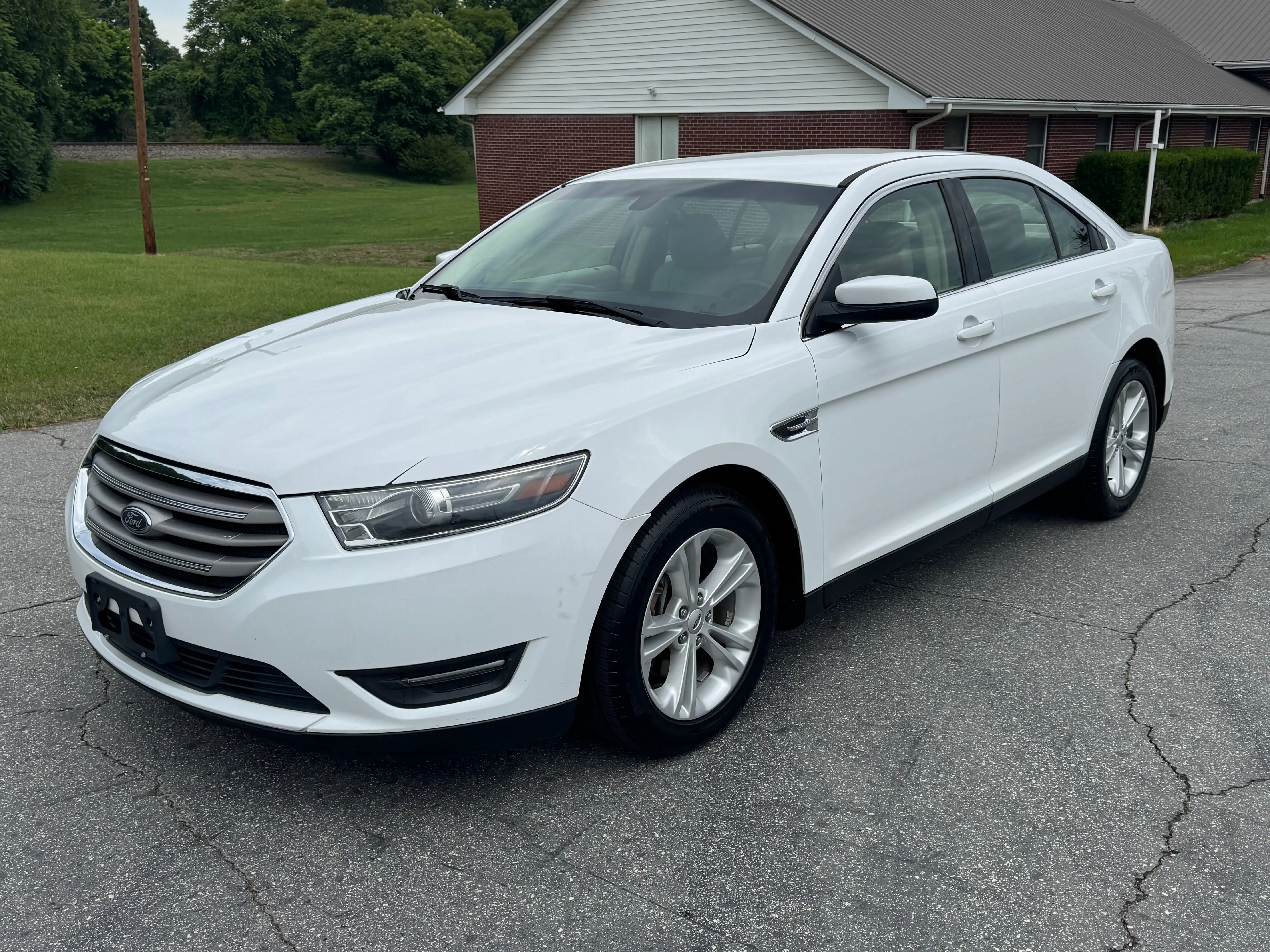 2017 Ford Taurus SEL FWD's photo