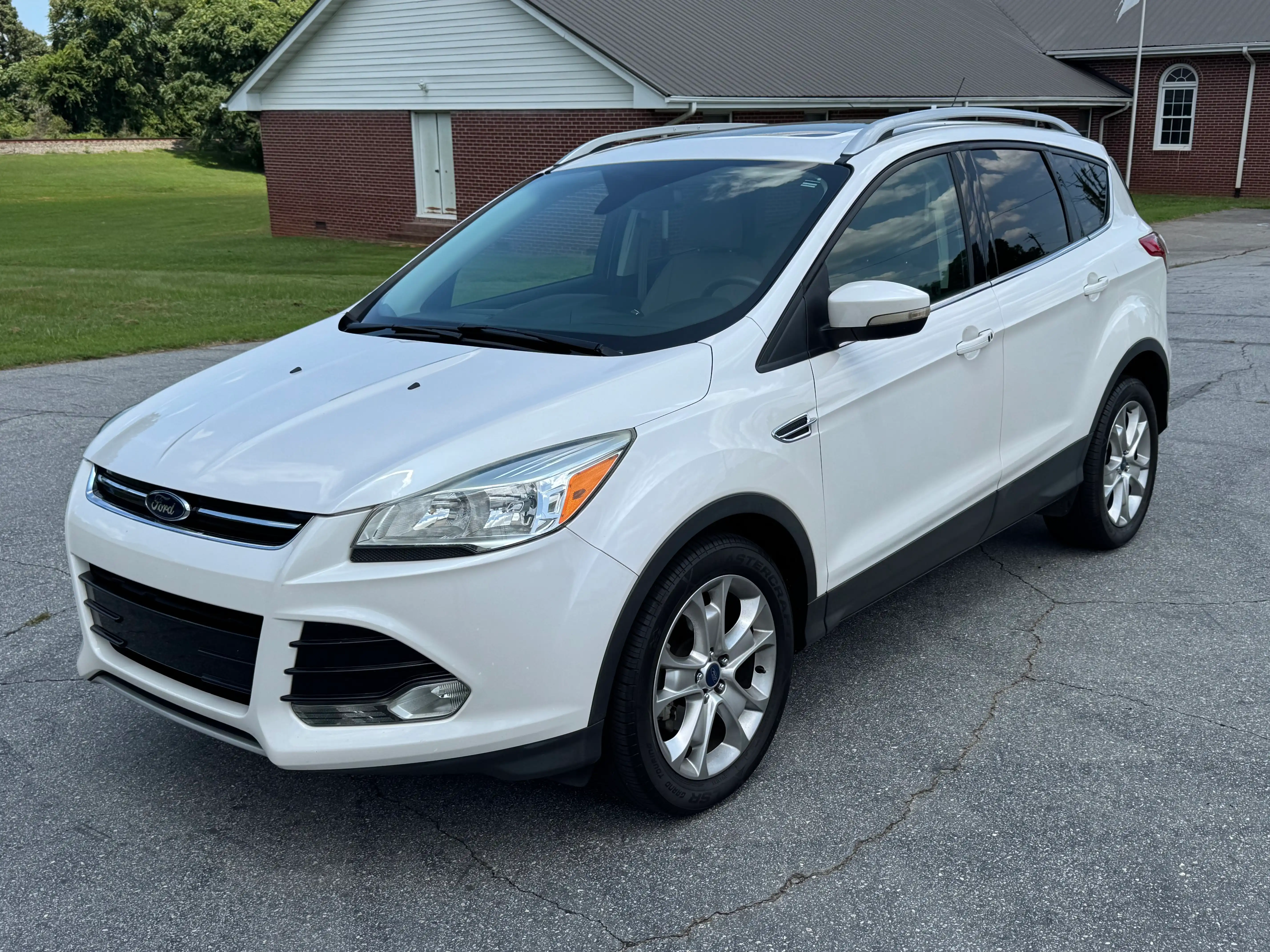2015 Ford Escape Titanium's photo
