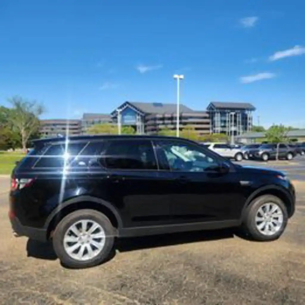 2019 Land Rover Discovery Sport 2.0 SE's photo