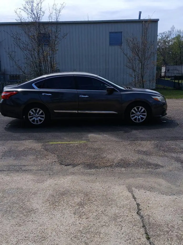 2016 Nissan Altima 2.5 S photo 3