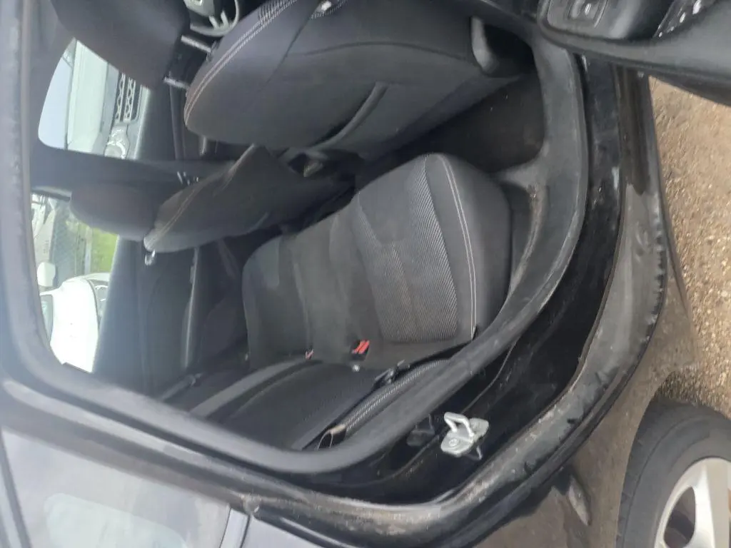 2016 Dodge Dart 2.4 SXT photo 3