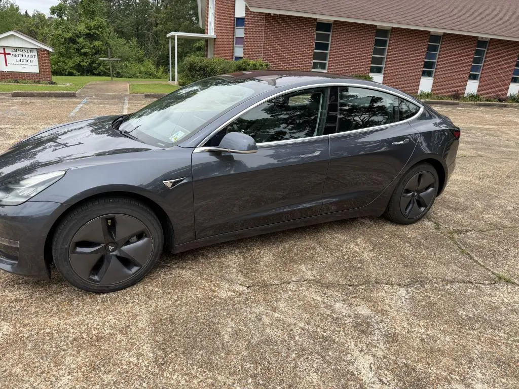 2018 Tesla Model 3 Long Range photo 4