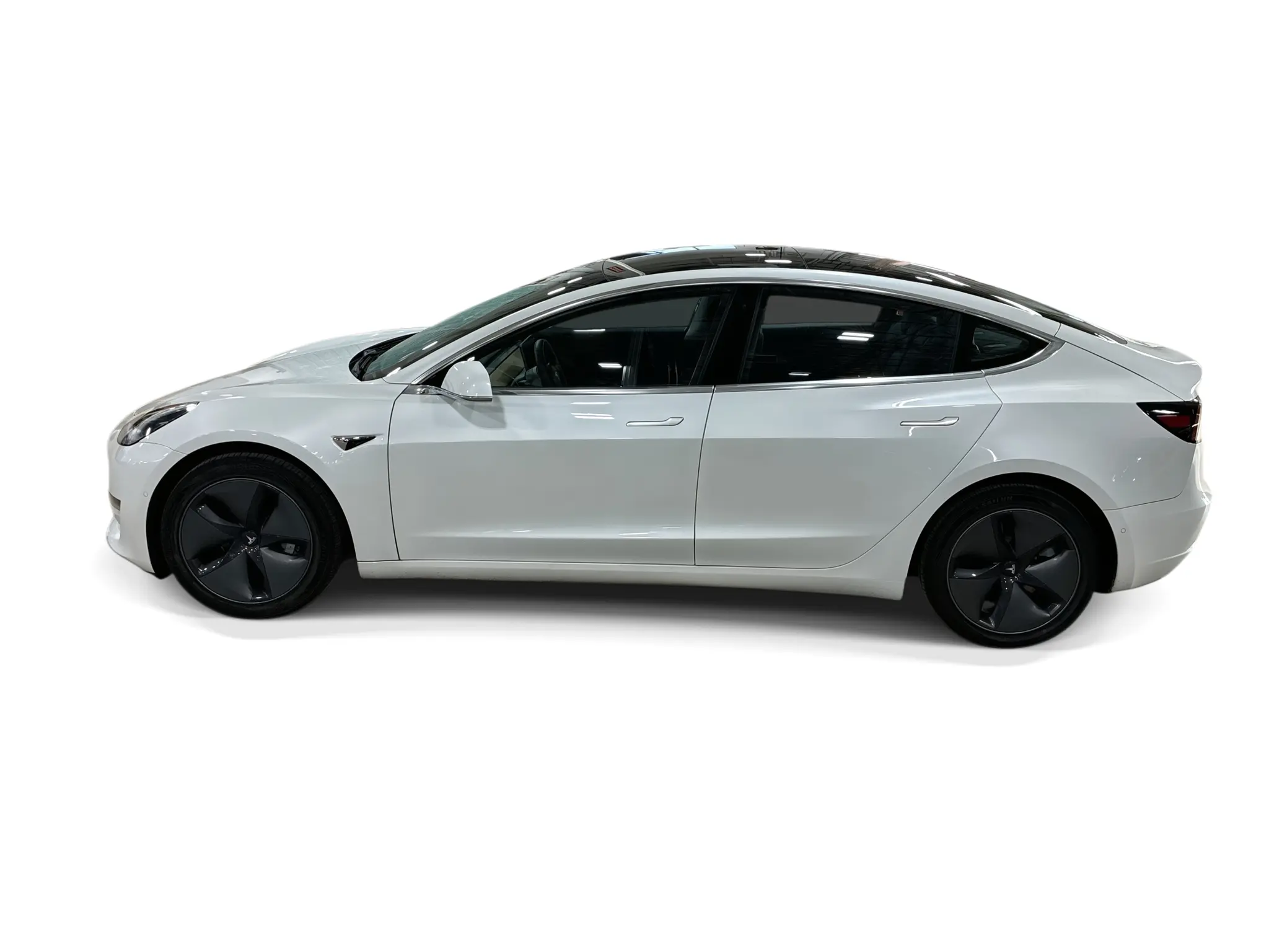 2020 Tesla Model 3 Standard Range Plus photo 3