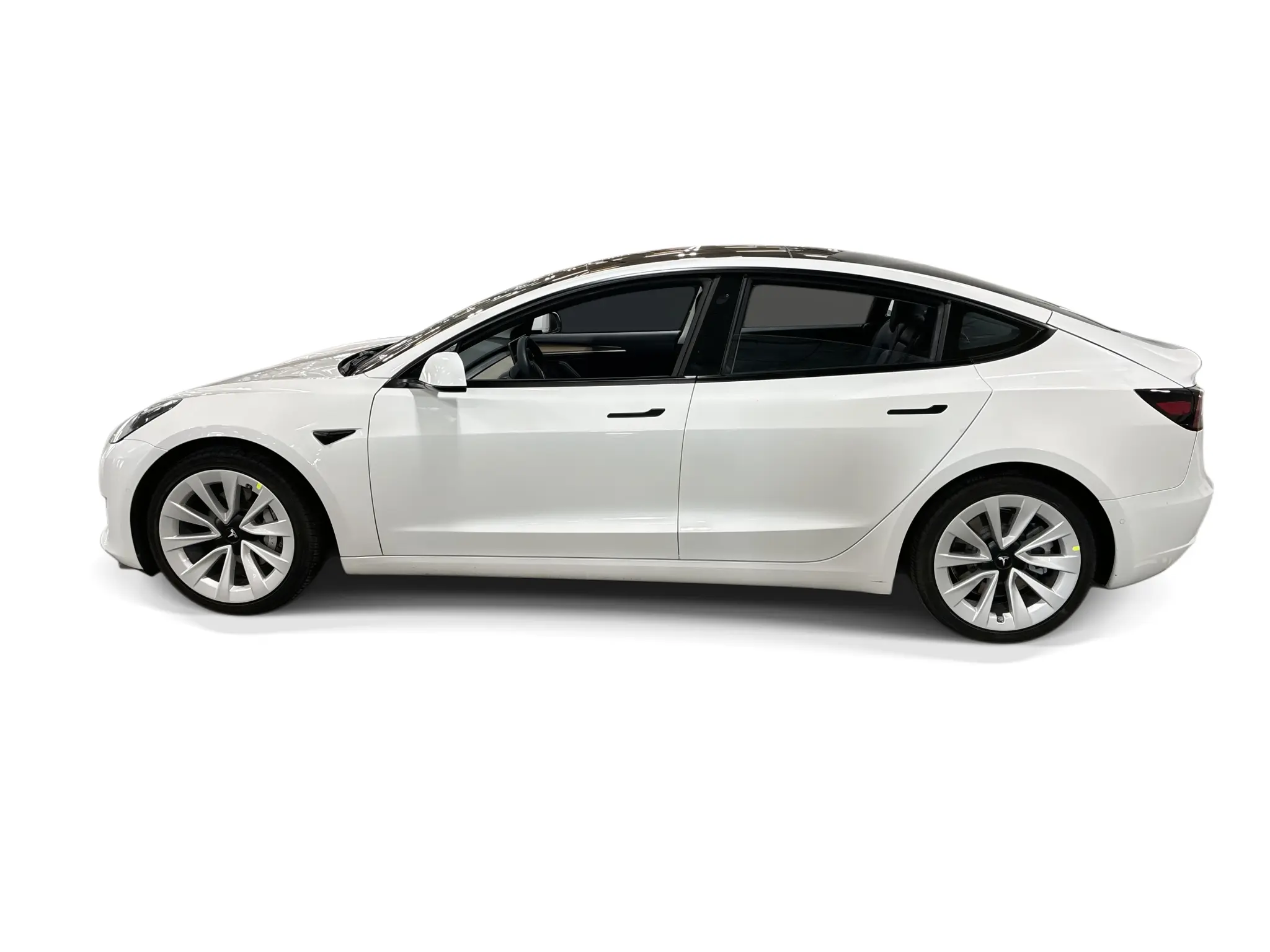 2021 Tesla Model 3 Standard Range Plus photo 3