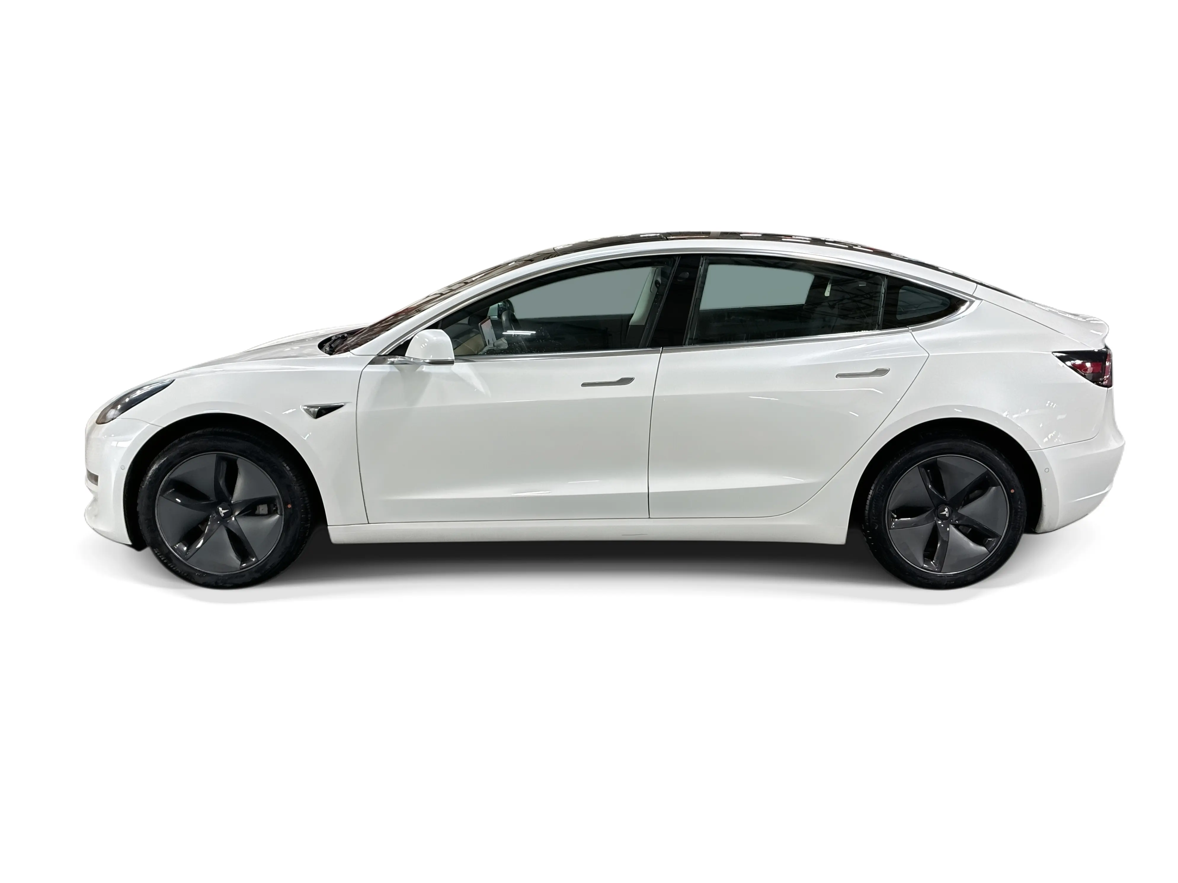2020 Tesla Model 3 Standard Range Plus photo 3