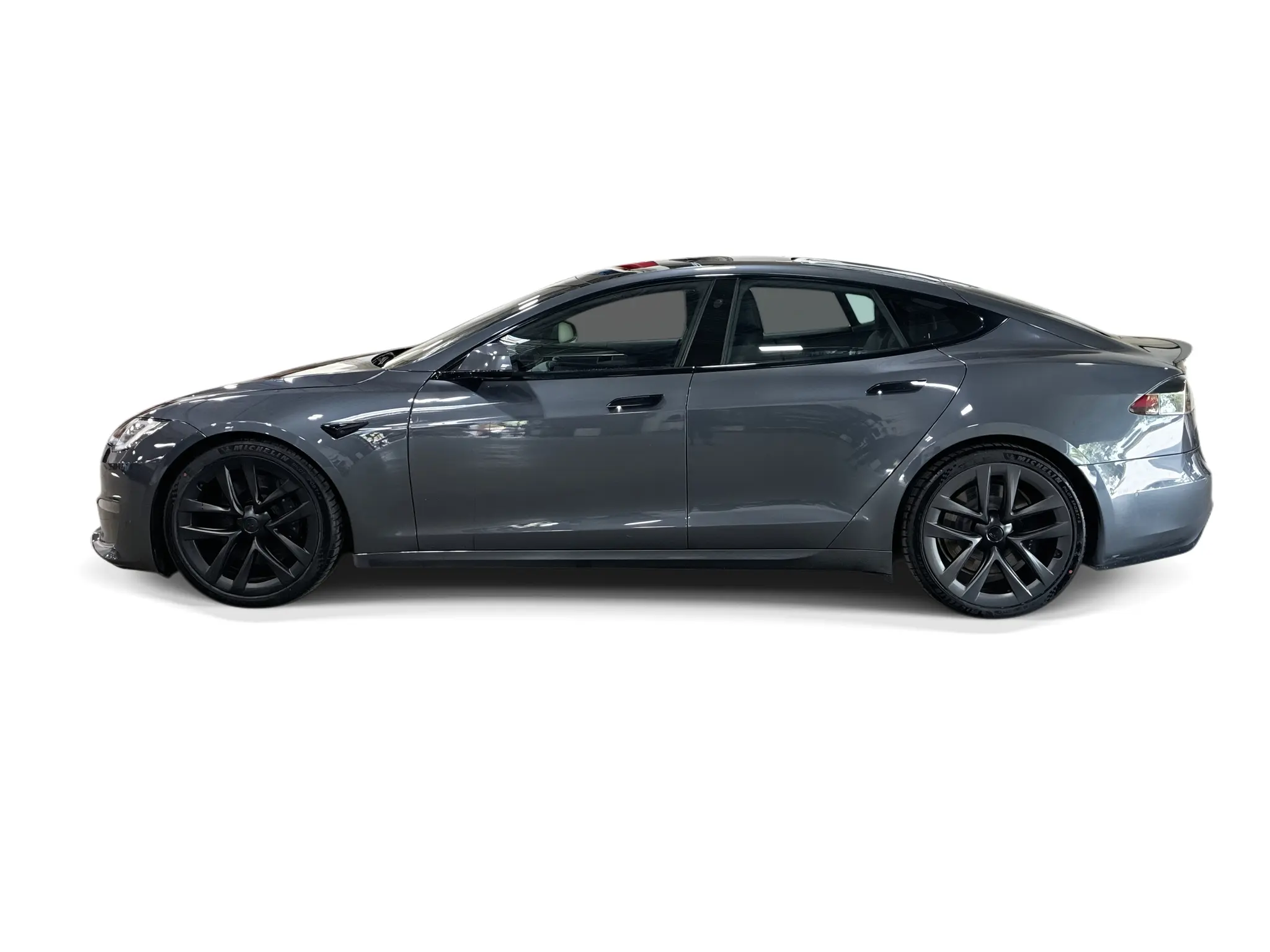 2022 Tesla Model S Plaid photo 3