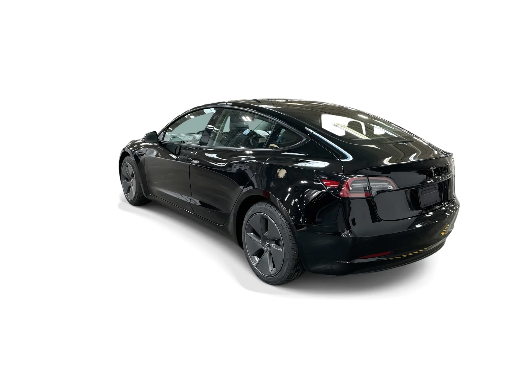 2022 Tesla Model 3 Standard Range Plus photo 4