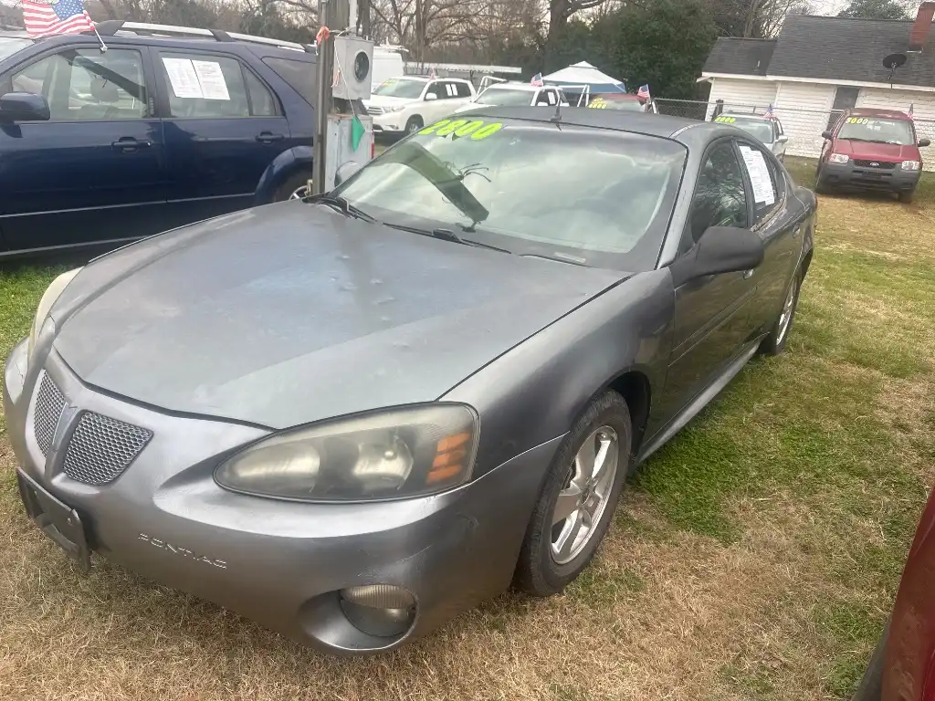 2005 Pontiac Grand Prix's photo
