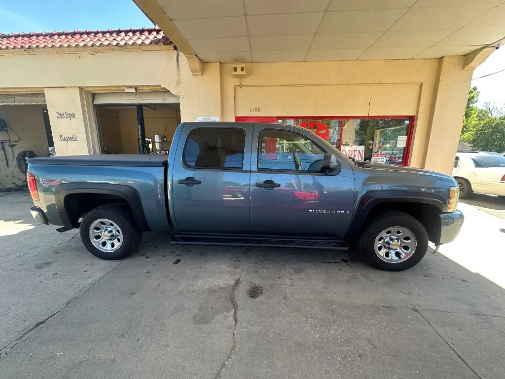 2008 Chevrolet Silverado 1500 1LT Crew Cab photo 4