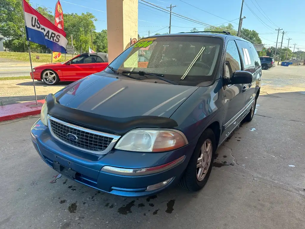 2001 Ford Windstar SE's photo