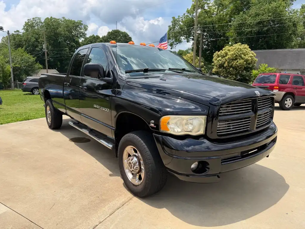 2005 Dodge Ram 2500 SLT 4X4 Quad Cab SWB's photo