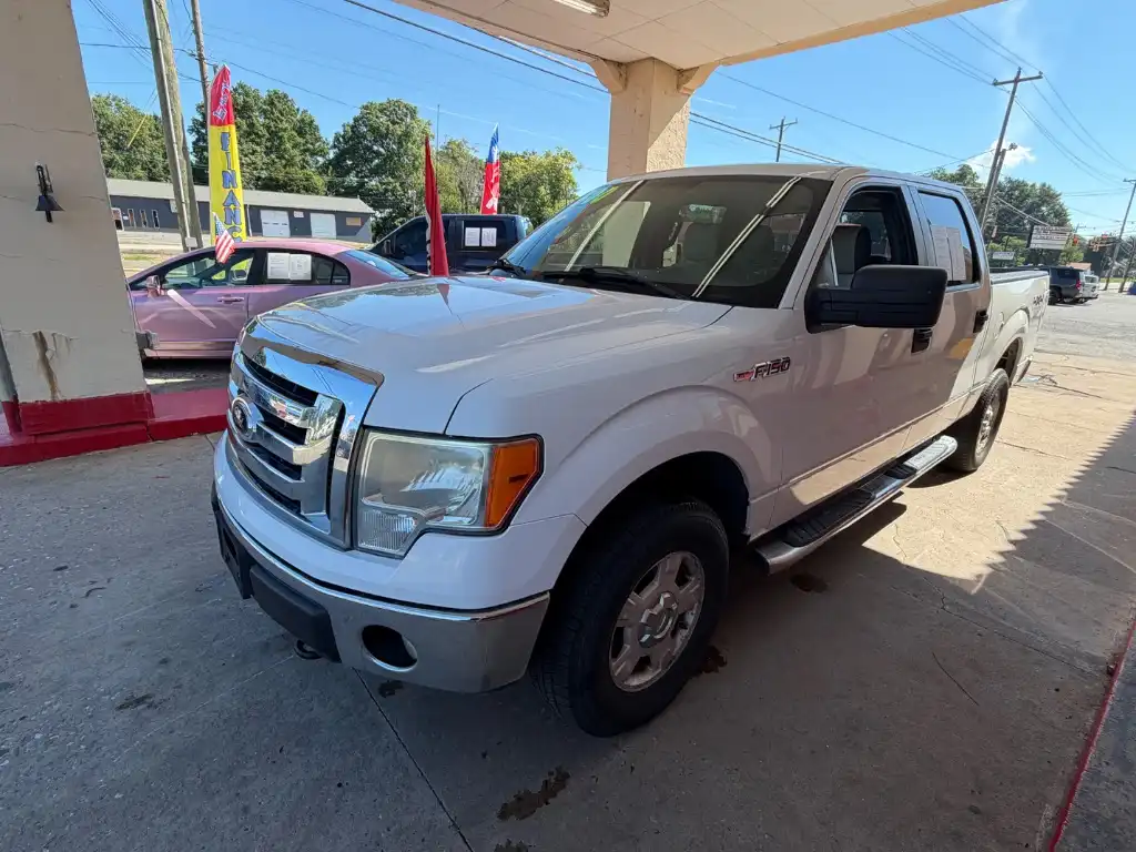 2012 Ford F-150 XLT 4x4 SuperCrew 145-in's photo