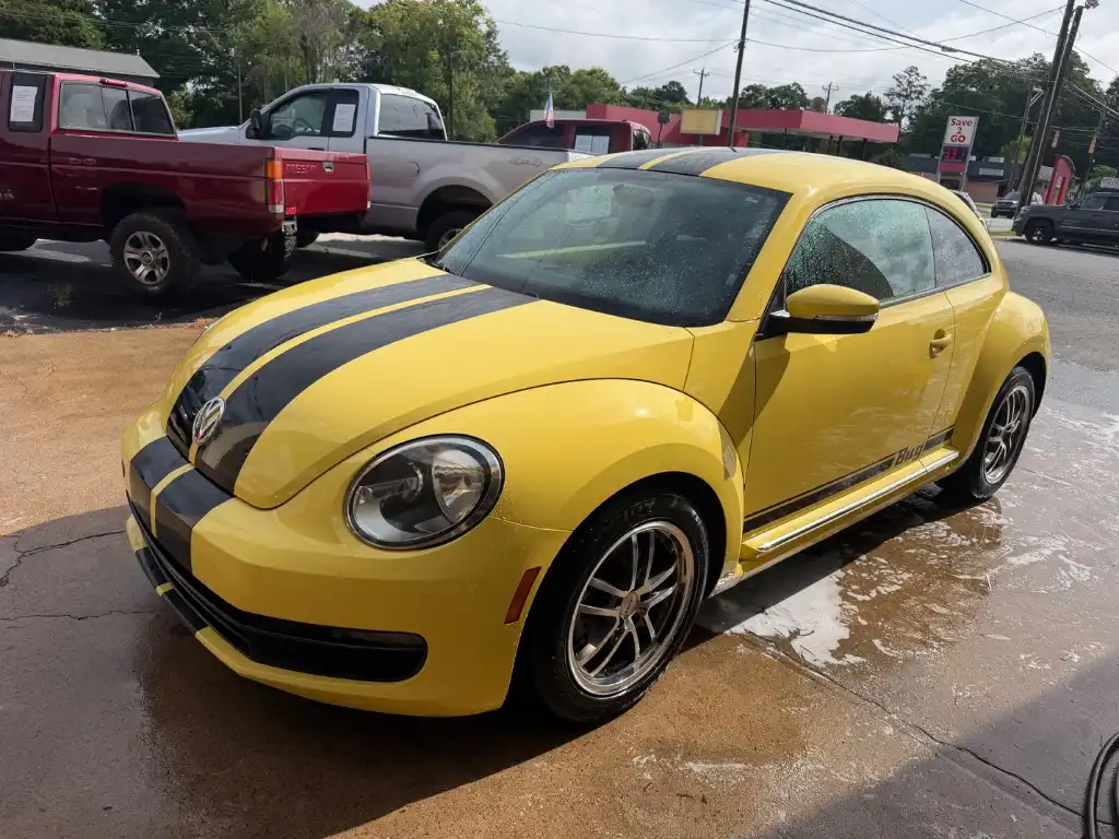 2012 Volkswagen Beetle 2.5L Auto PZEV's photo