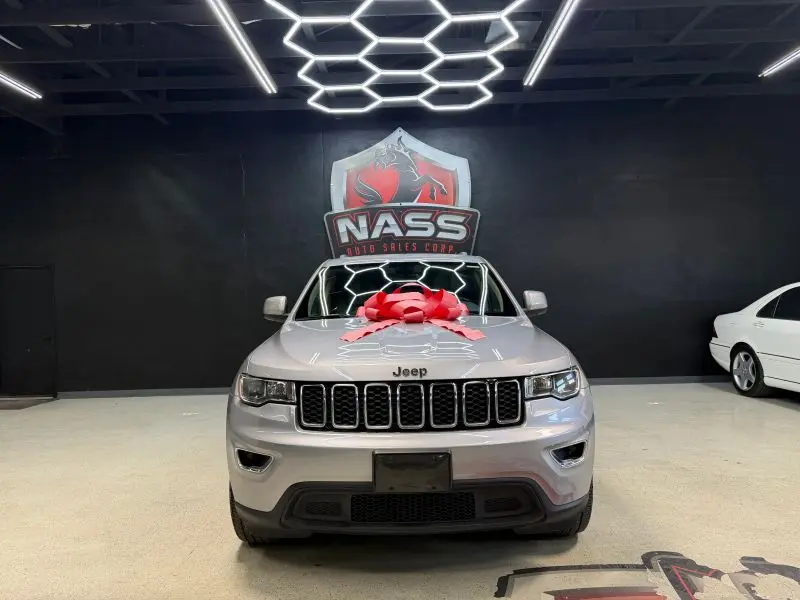 2021 Jeep Grand Cherokee Laredo E photo 4