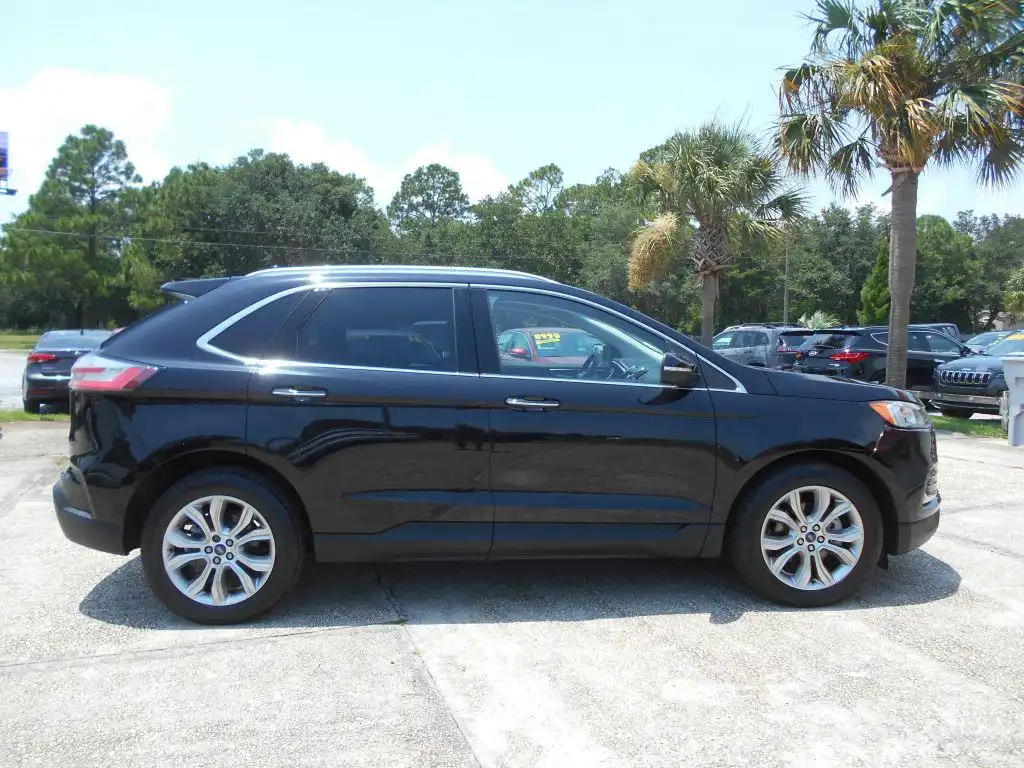 2019 Ford Edge Titanium's photo