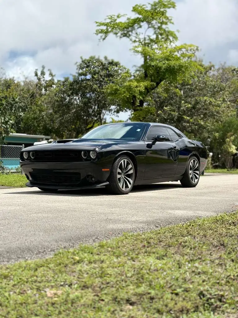 2021 Dodge Challenger R/T photo 3