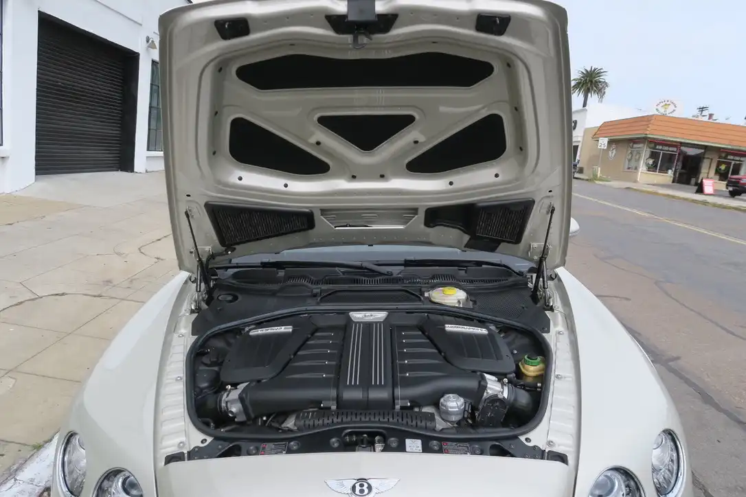 2016 Bentley Continental GT Convertible Speed's photo