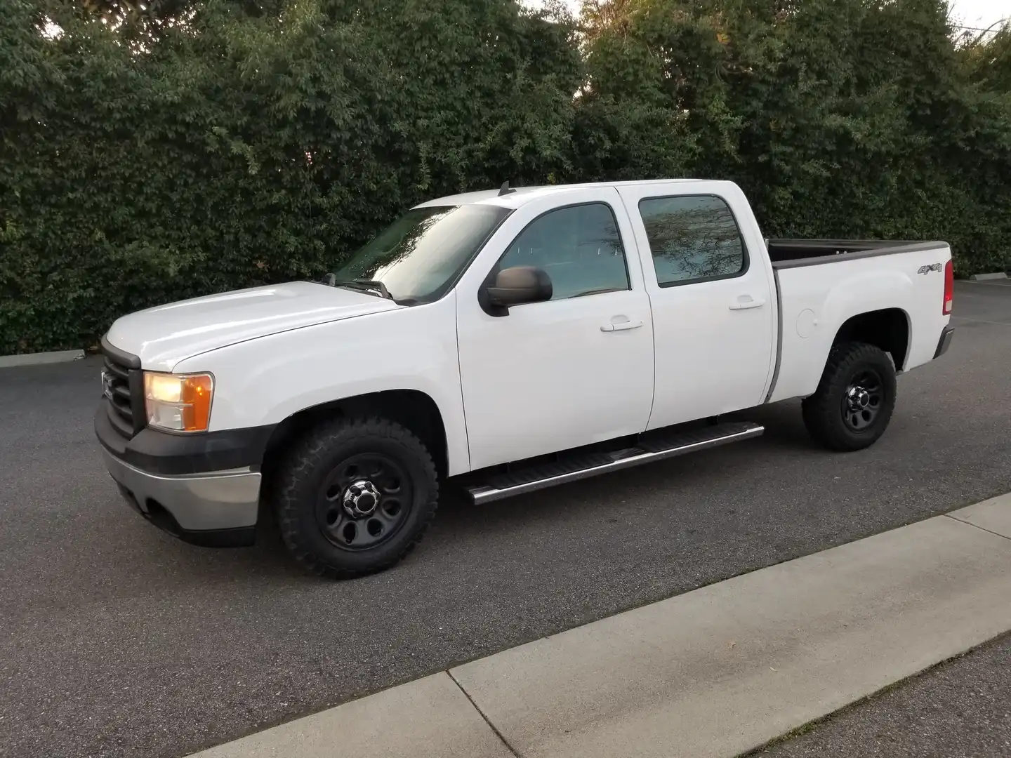 2008 GMC Sierra 4WD Crew Cab Work Truck SWB's photo