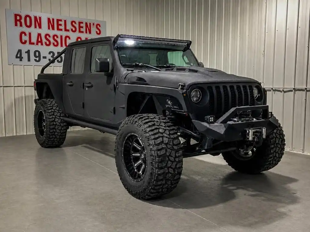 2020 Jeep Gladiator Sport S's photo