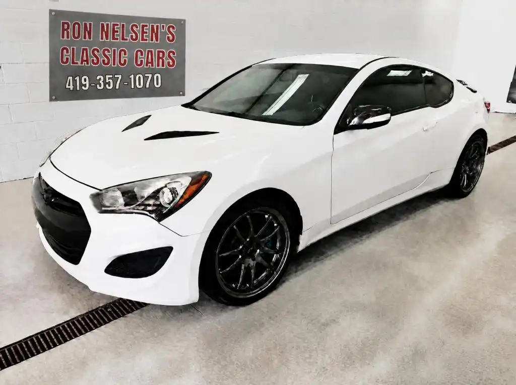 2013 Hyundai Genesis Coupe 2.0T Premium 8-Speed A T's photo