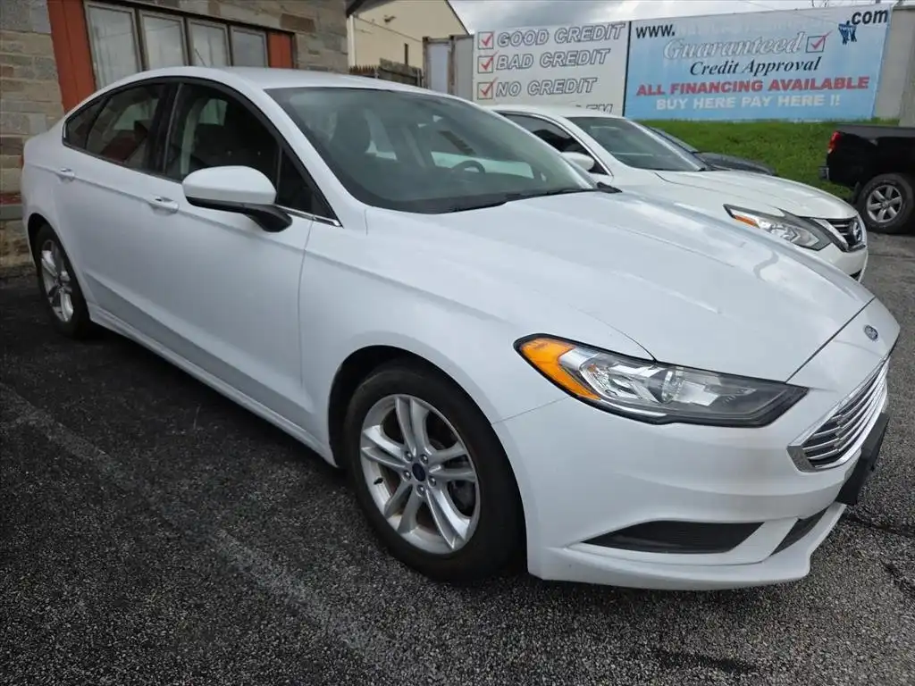 2018 Ford Fusion SE FWD's photo