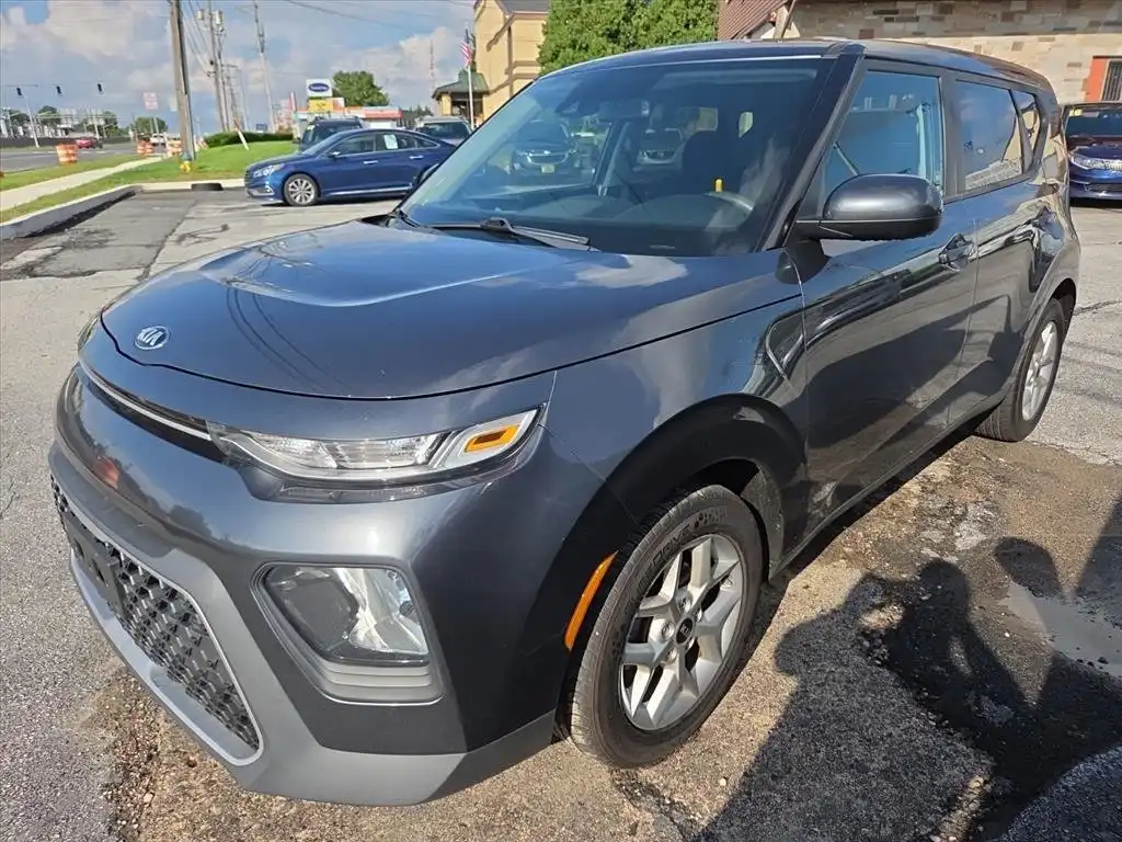 2021 Kia Soul 2.0L S IVT's photo