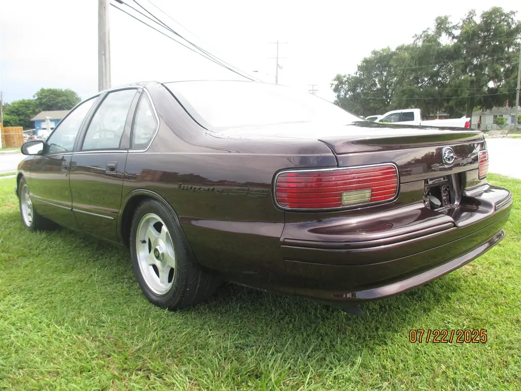 1996 Chevrolet Caprice undefined photo 3