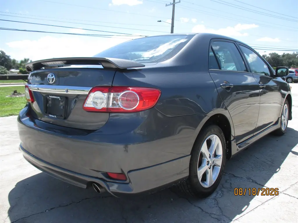 2013 Toyota Corolla S AT photo 3